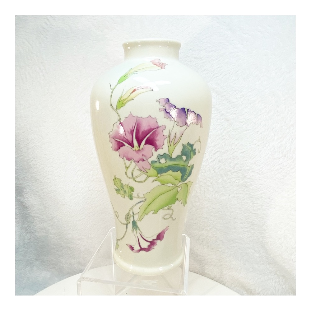 Japan Toyo Morning Glory 8.5” Pink Purple Green Vase Designed by Magie